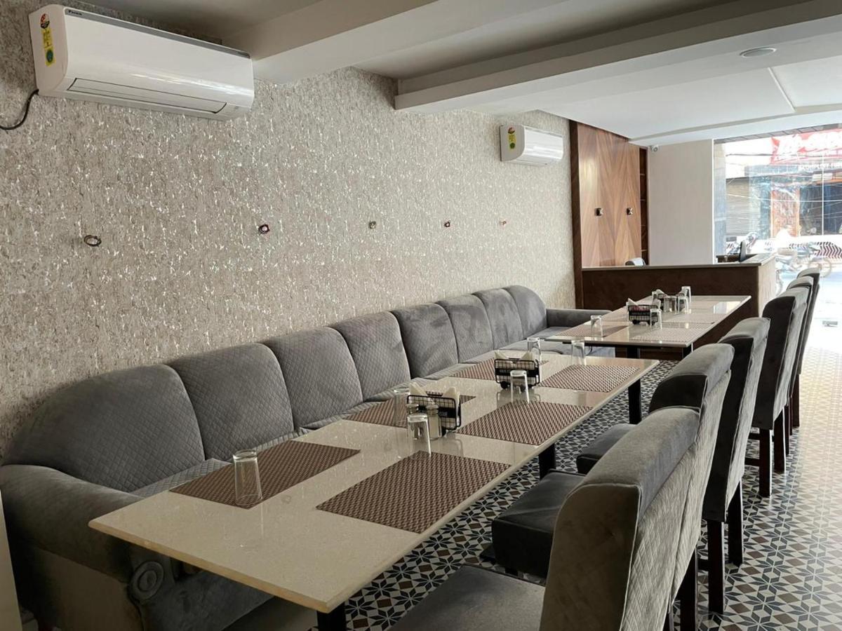 Hotel Santoor Varanasi Exterior foto