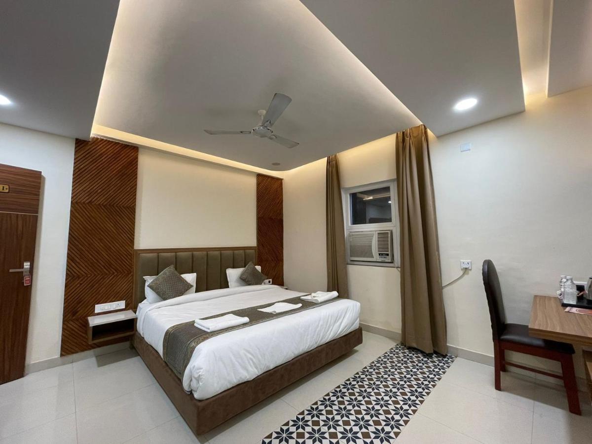 Hotel Santoor Varanasi Exterior foto