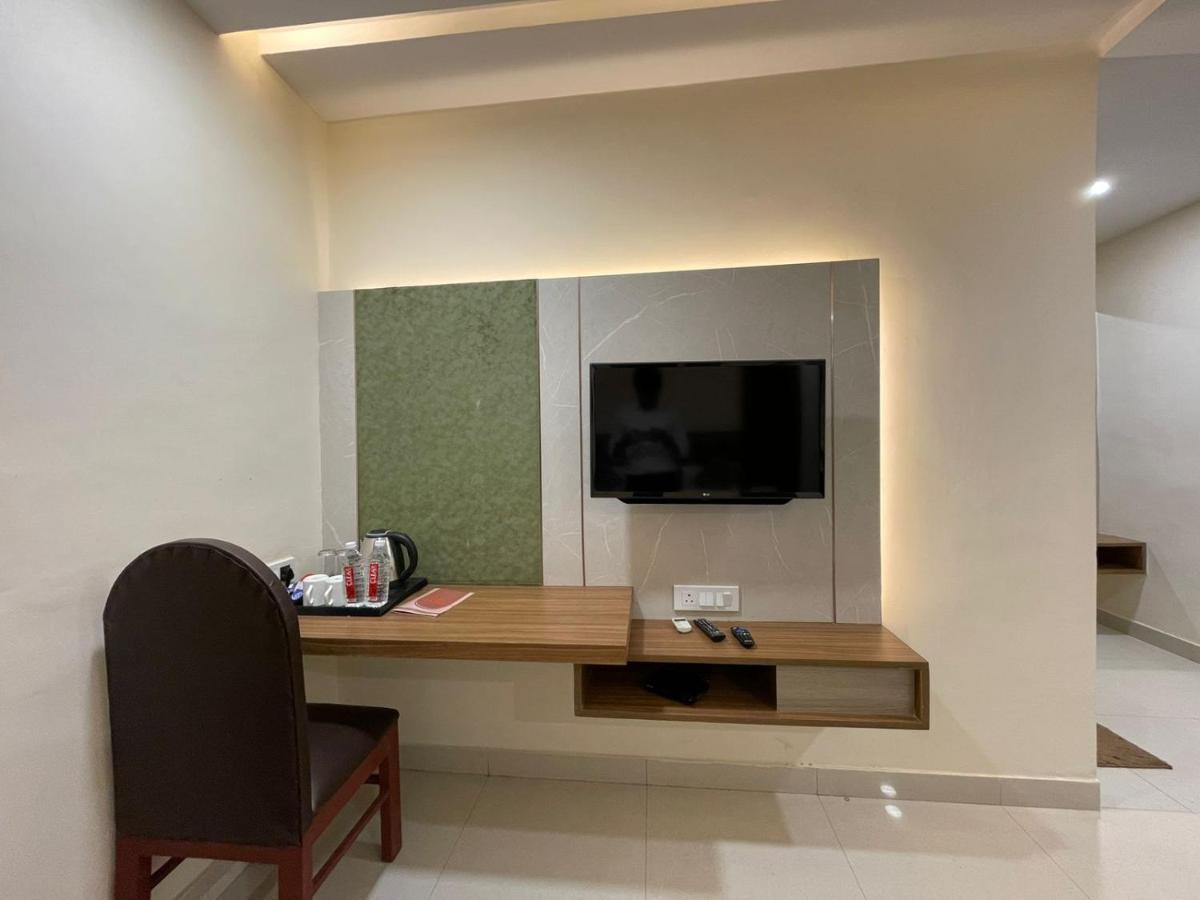 Hotel Santoor Varanasi Exterior foto