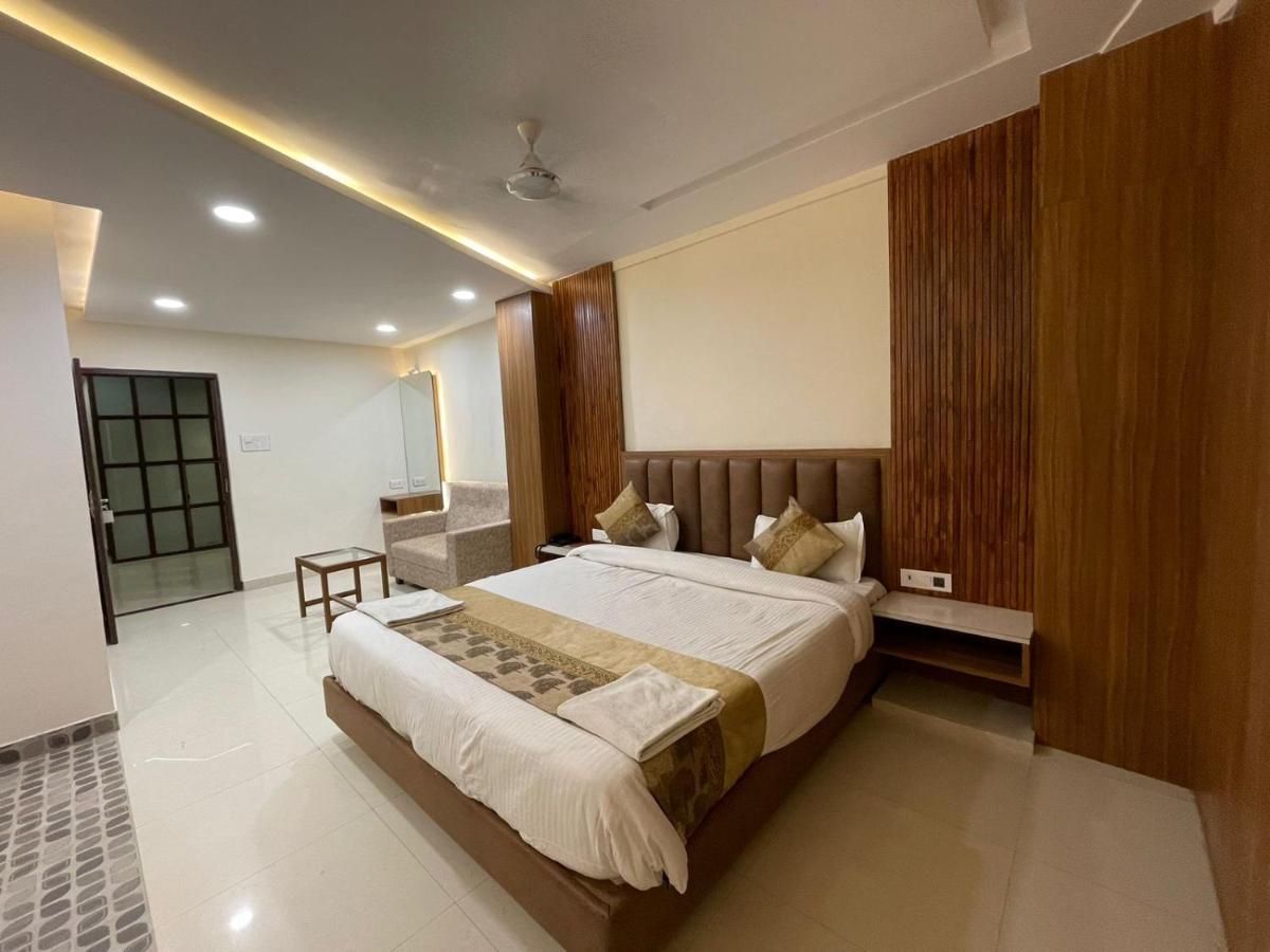 Hotel Santoor Varanasi Exterior foto