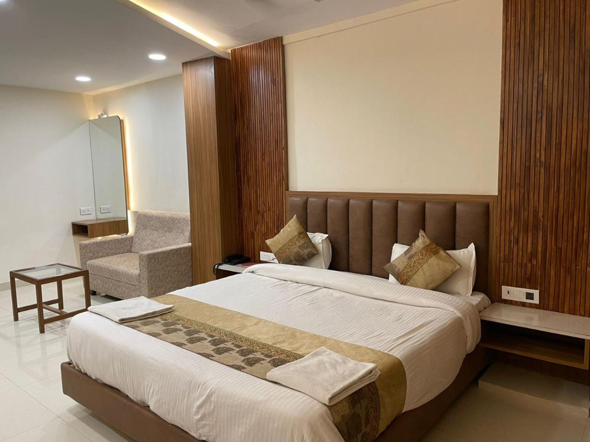 Hotel Santoor Varanasi Exterior foto
