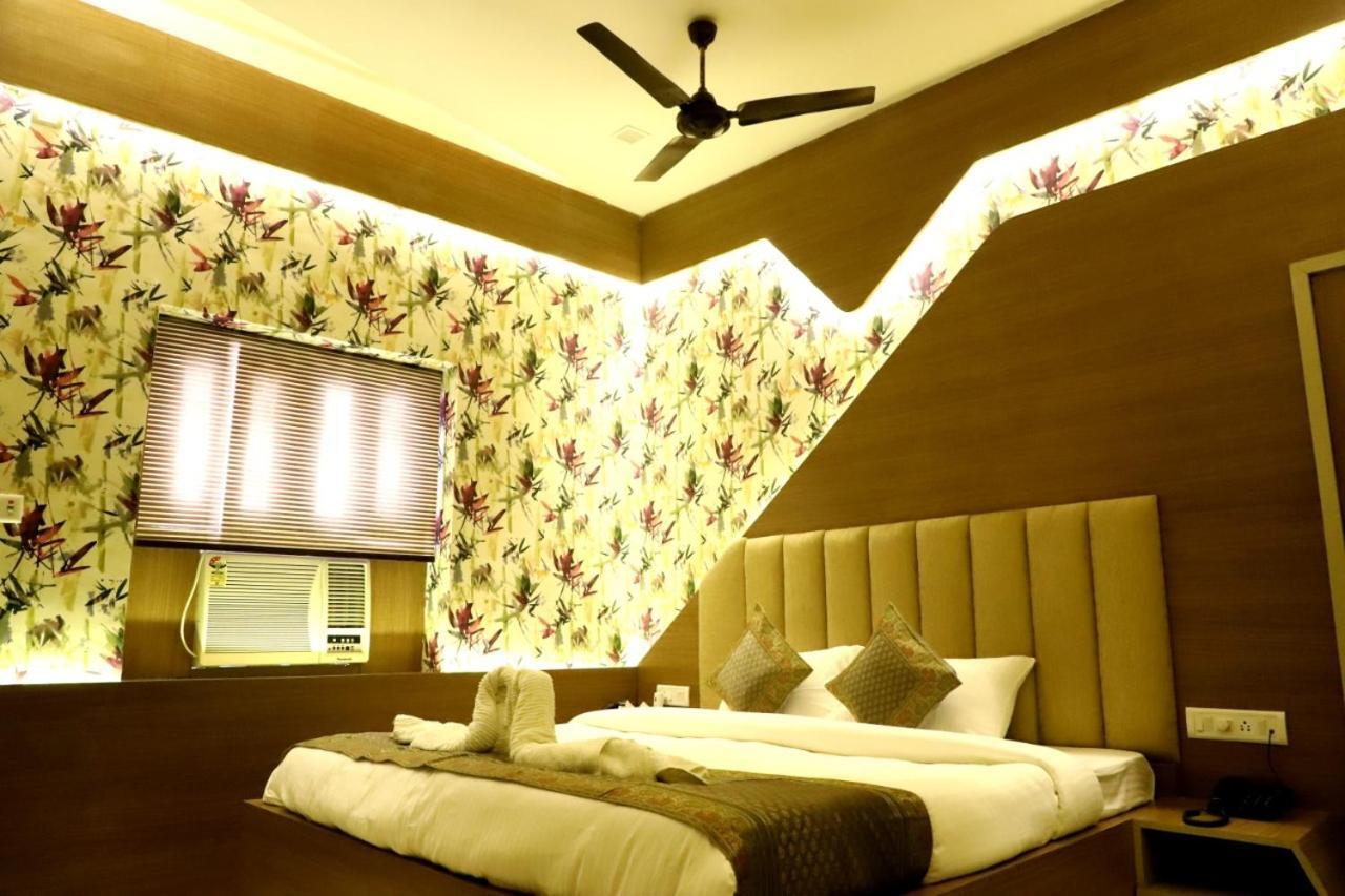 Hotel Santoor Varanasi Exterior foto
