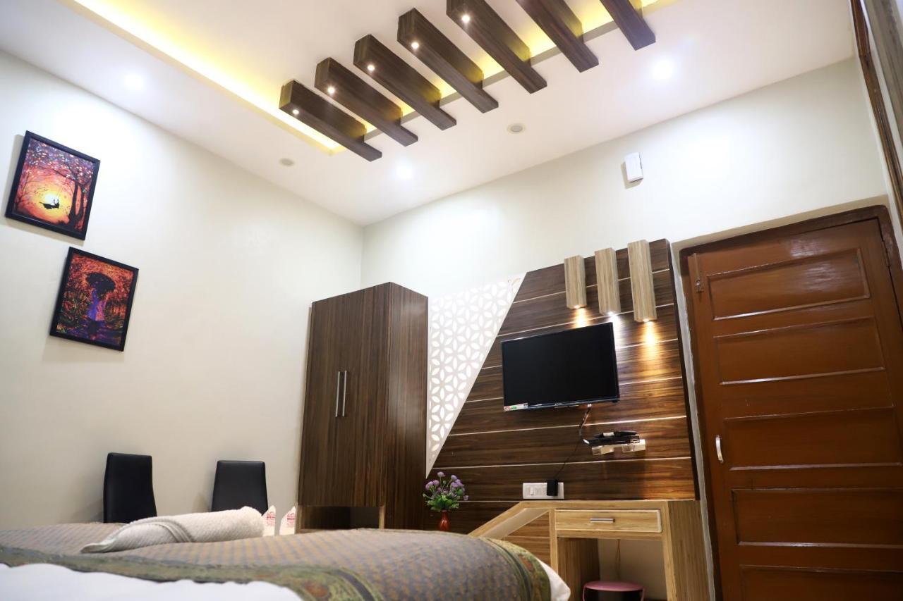 Hotel Santoor Varanasi Exterior foto