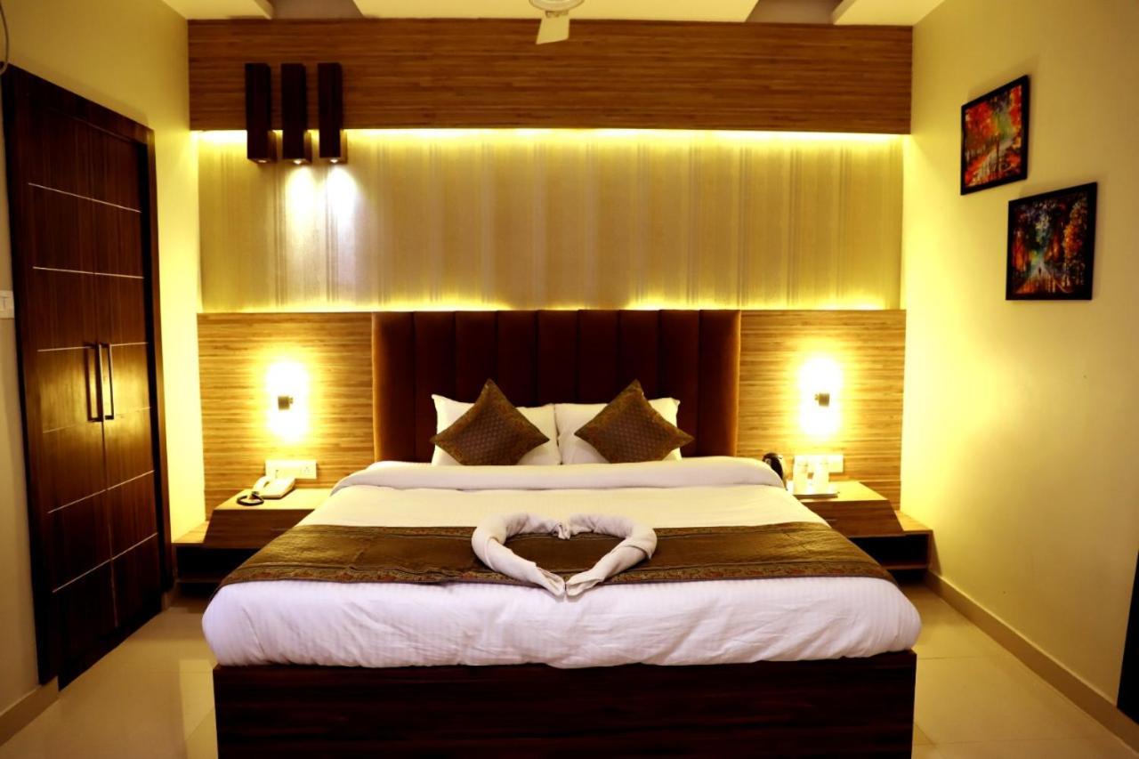 Hotel Santoor Varanasi Exterior foto